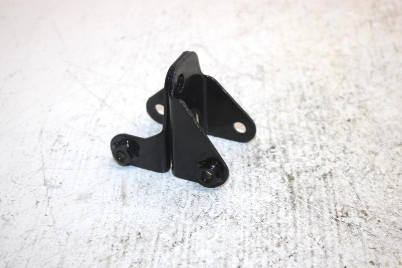 1998 Honda Foreman Fourtrax Oem Lower Engine Hanger 50363-HM7-000 AH35