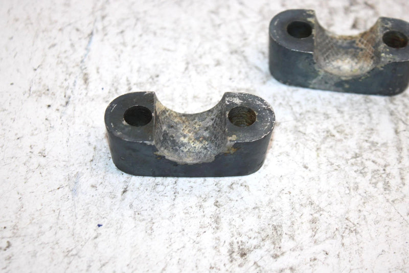 97 Yamaha Triple Waveventure Oem Handlebar Clamp Pair EU0-23814-01-00 JY24