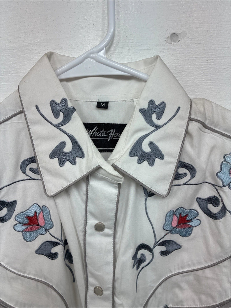 New Women’s White Horse White Embroidered Long Sleeve Pearl Snap Medium MM-33