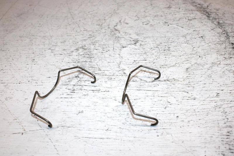 1998 Ski-doo Formula 500 Oem Valve Cap Spring Clip Pair 420838083 SS1