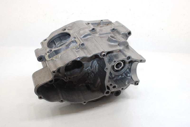 86 Yamaha  Moto 4 Yfm200dxs Oem Crankcase 1NU-15100-00-00 AY2