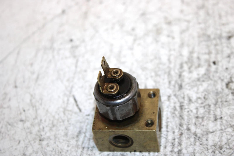 1999 Polaris Sportsman 335 Oem Brake Cross Fitting W/Switch 7052129 AP17