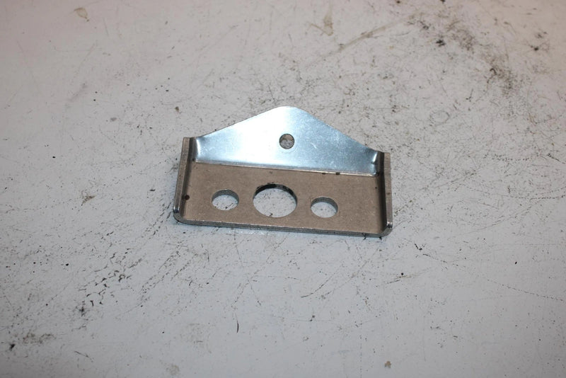 90 Yamaha Exciter Oem Front Lower Bracket 1 82M-21417-00-00 Q5184