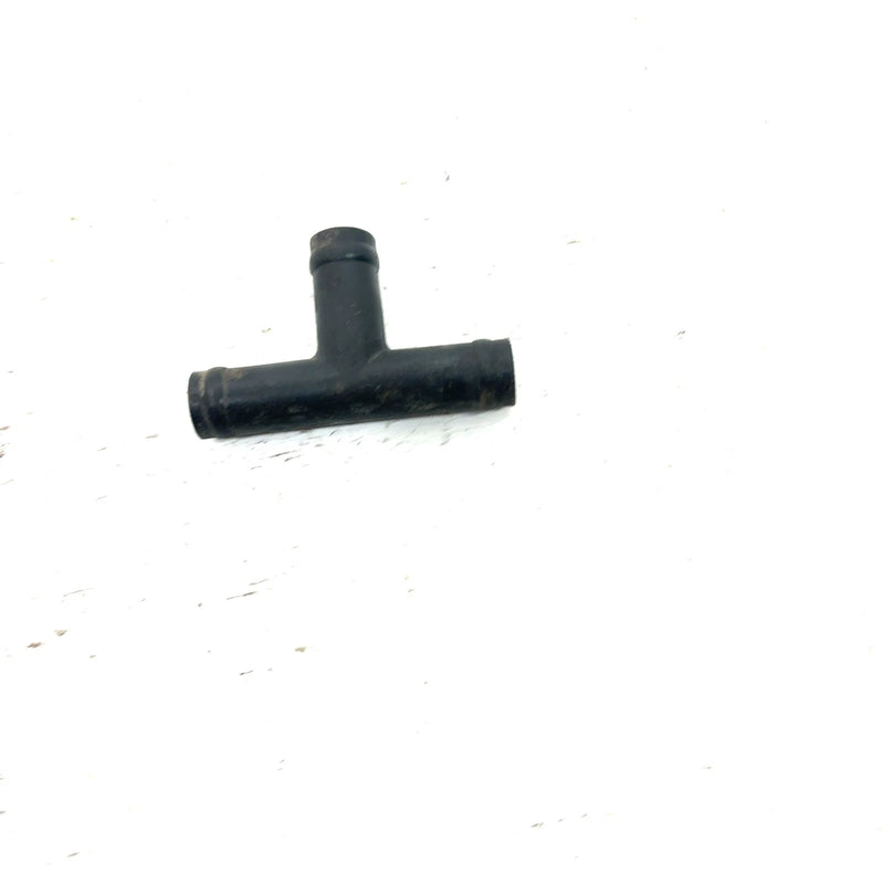 88 Honda FourTrax 300 TRX300FW 4x4 OEM 3 Way Breather Joint 15772-376-000 AH89