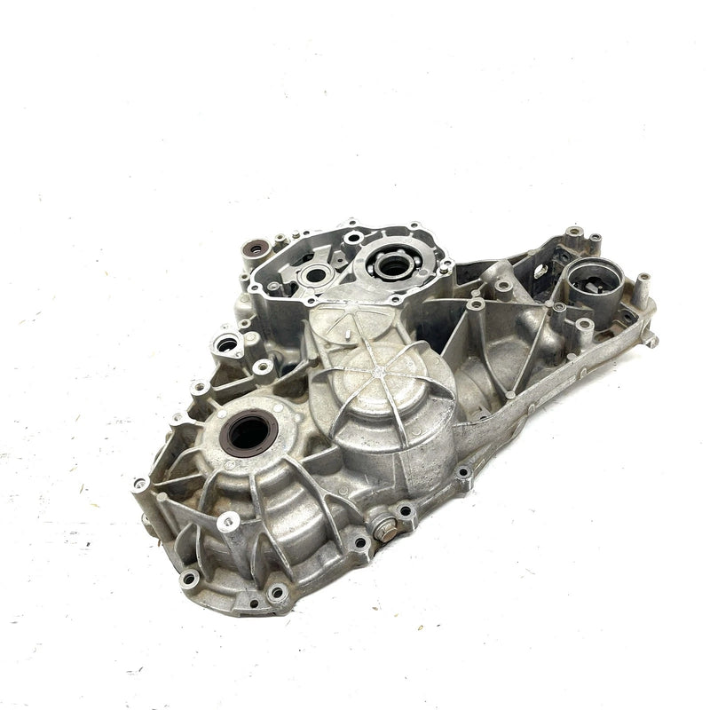 21-22 Can-Am Defender HD10 OEM Gearcase Half 420686804 XB0.1
