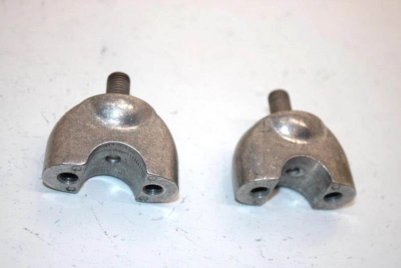 86 Honda Fourtrax350 Trx3504x4 Oem Lower Handlebar Mount Pair 53130-HA0-680 AH31