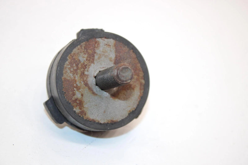 11 Polaris 550 Iq Shift Oem Rubber Isolator 3021717 SP88