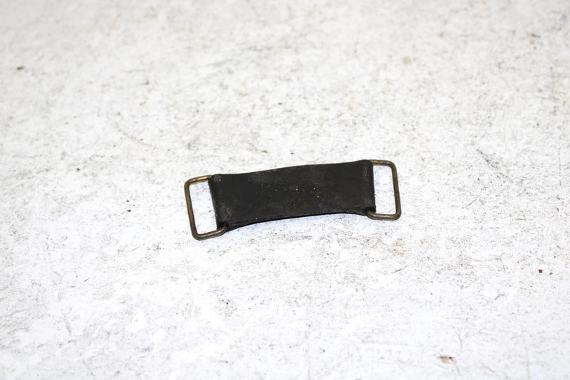2000 Honda Trx 250 Recon Oem Fuel Tank Hold Down 95012-11001 Q5807