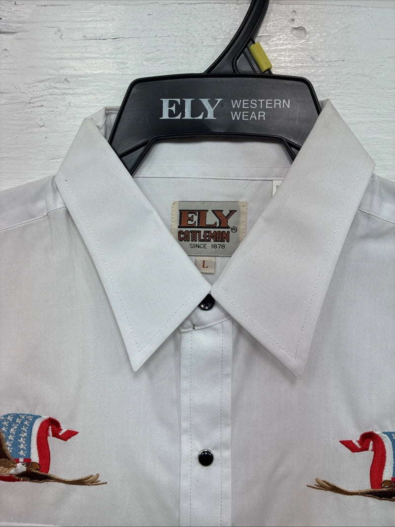 New Men’s ELY Cattleman White Eagle Flag Short Sleeve Pearl Snap Large Q-45