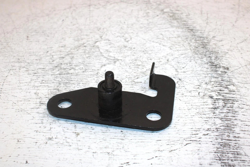 97 Yamaha Venture Oem Front Lower Right Mount W/Dampner 87F-21418-00-00 SY15