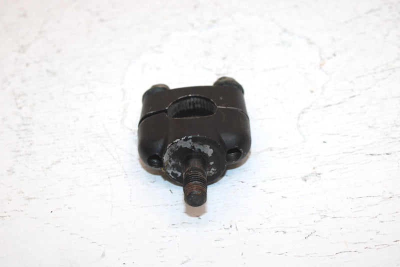 1986 Yamaha  Moto 4 Oem Handle Holder 1E6-23441-00-00 AY7