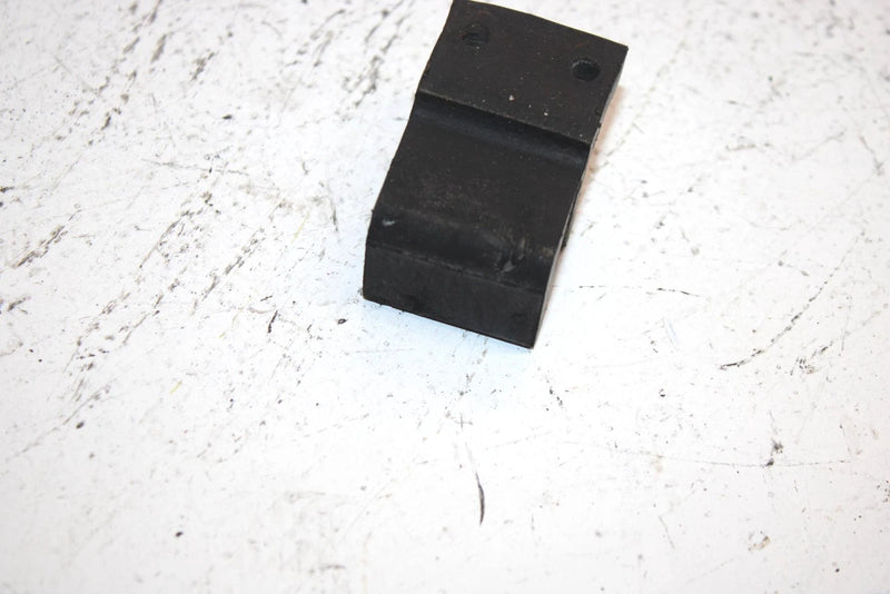 90 Yamaha Exciter Oem Hood Stopper 8V0-77188-00-00 Q4109