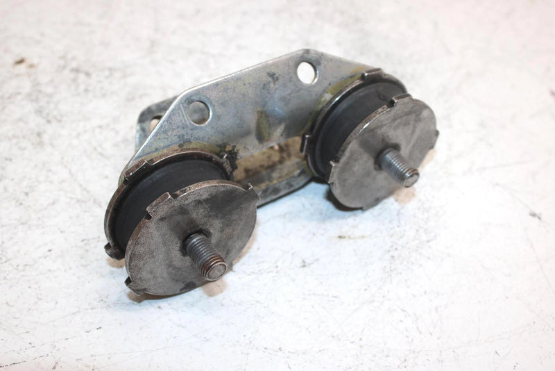 96 YamahaVmax500XtProactionPlus Oem RUpper Brkt 1/Dampners8M6-21486-02-02-00 SY8