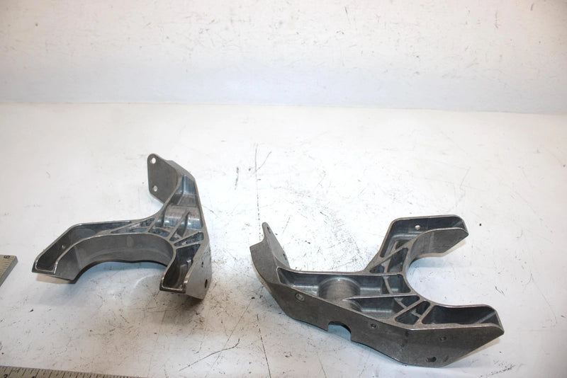 07 Arctic Cat F6 Lxr Efi Oem Upper Shock Mount Set 0607-806 0607-807 SA257