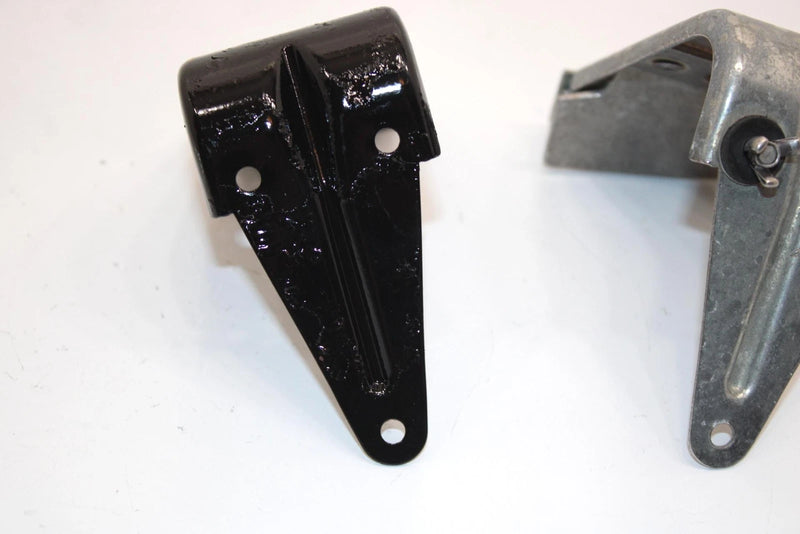 98 Polaris Indy 440 Oem Side Panel Bracket Set 5240995 5240994-067 Q5588