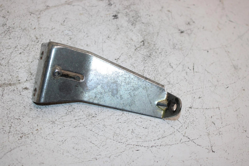 94 Yamaha Vmax 600 Oem Oil Tank Bracket 8AB-2193F-01-00 Q5542