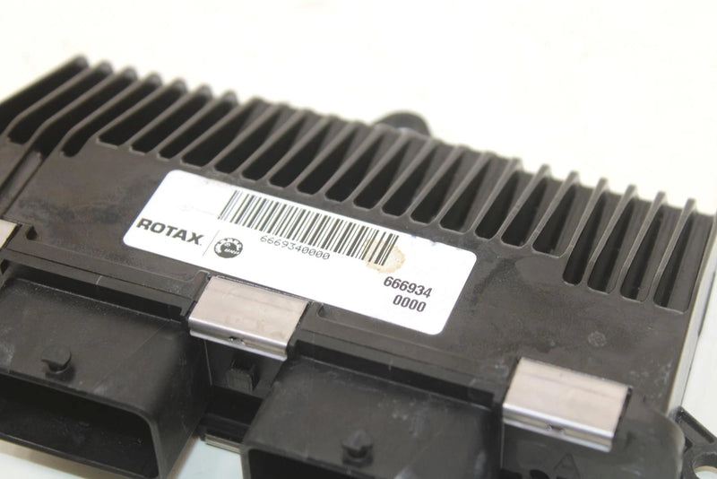 2017 Ski-doo Grand Touring 900 Oem ECM 420666934 SS65