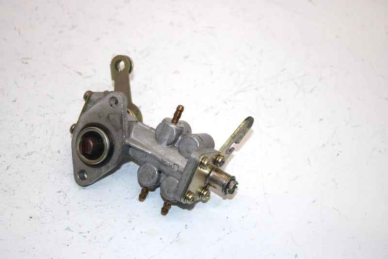 93 Polaris Xlt Oem Engine Oil Pump 3084464 Q1934