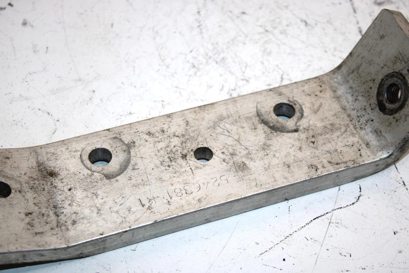04 Polaris Switchback 800 Oem Right Engine Motor Mount Plate 5246381 SP207