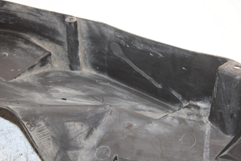 2004 Honda Fourtrax Recon Es Oem Left Inner Fender 61867-HM8-A40 AH8