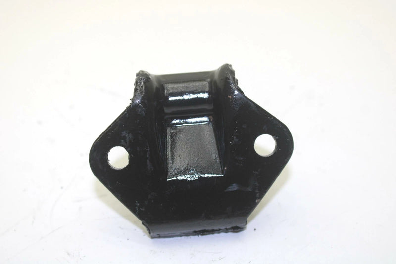 89 Yamaha Phazer PZ480N OEM Rear Lower Motor Mount 8V0-21486-00-00 Q2698