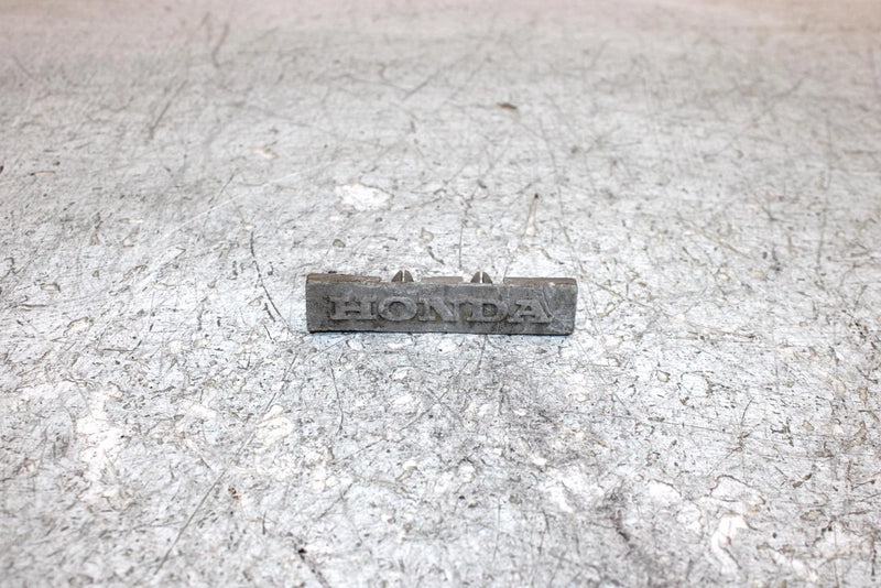 93 Honda Trx 300 A Oem Handlebar Cover Logo 53206-HA0-830ZA 53206-HM5-730ZA AH50