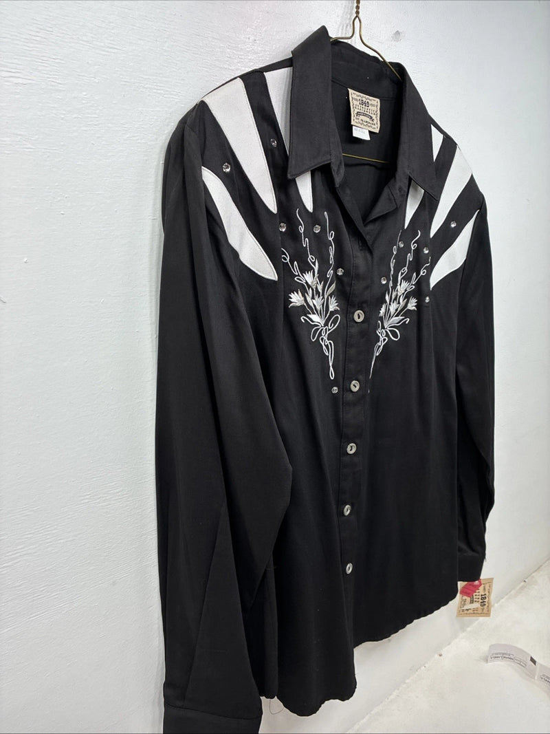 New Women’s 1849 RanchWear Black White Design Long Sleeve Button Up Large 3B-9