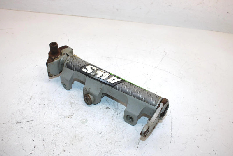 03 Arctic Cat Mountain Cat 900 Oem Right Steering Knuckle 1703-076 SA247