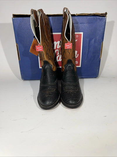 New Women’s Western Boots. Black Brahma Colored Boot. Size 8. 16-3