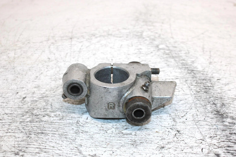 1995 Yamaha Vmax 600 Oem Right Suspension Bracket 84M-2377E-00-00 SY11