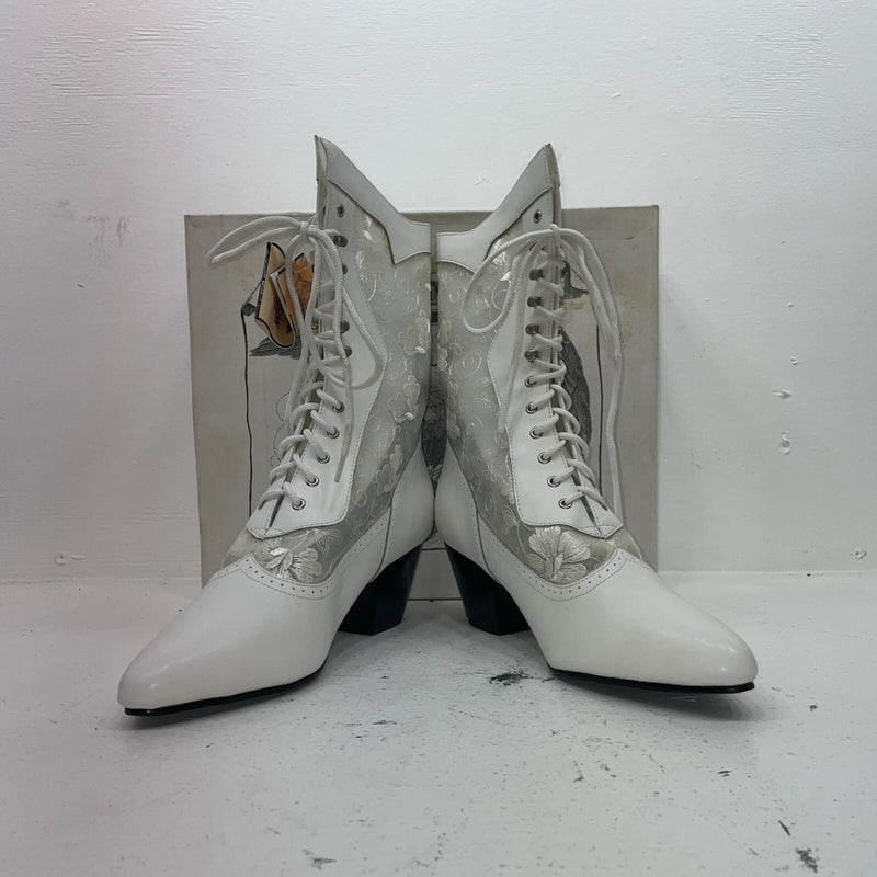 New Women’s White Lace Up American West Cowboy Boots. 515 9.5 9 1/2. 15-134