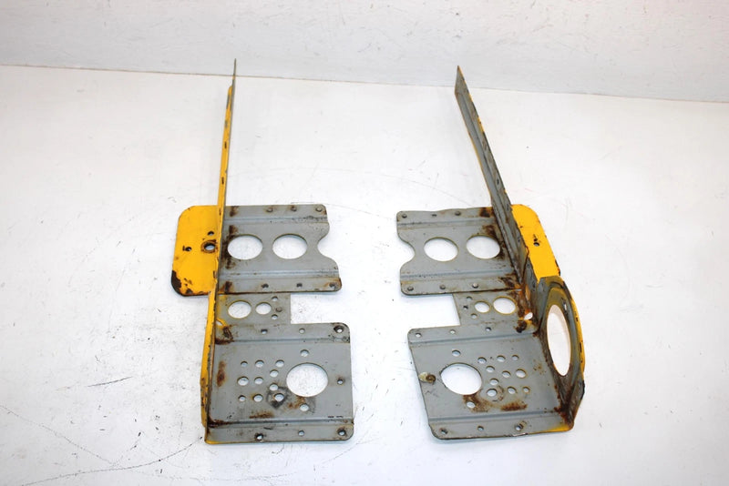 99 Ski-doo Mxz 670 Ho Oem Rear Bracket RH,LH (Set) 518321535 SS9