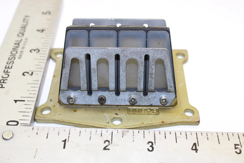 1994 Yamaha Vmax 500 Oem Intake Reed Valve 8AB-13610-00-00 Q2434