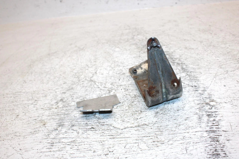 1997 Polaris Indy 500 Oem Right Side Panel Bracket 5240995 SP20
