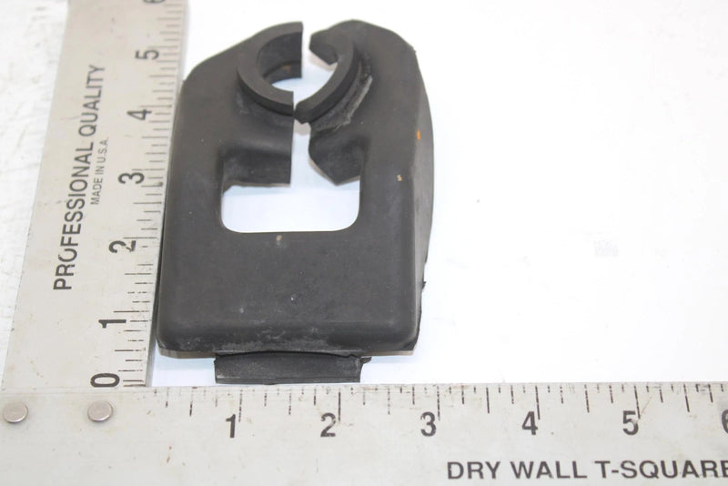 1988 Yamaha Bravo Oem Instrument Panel Grommet 8R4-77740-00-00 SY72