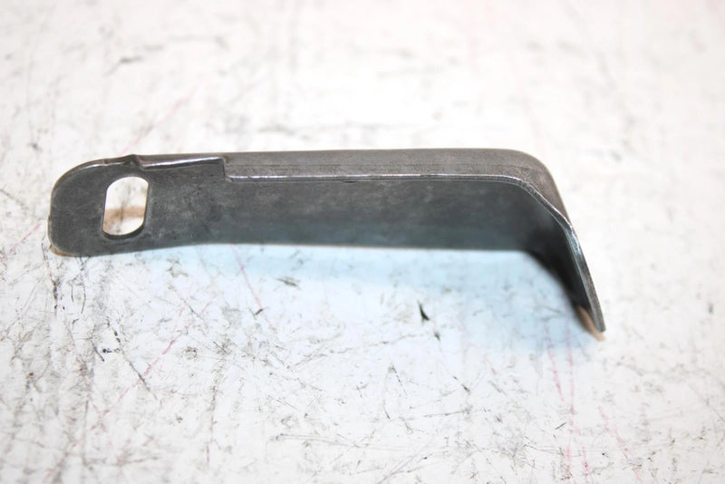 07 Polaris Sportsman 800 Efi Oem Bracket Fuel Cover Mount RH 5247185 AP59