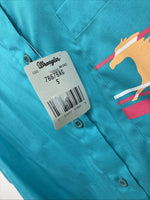 New Women’s Wrangler Blue Design Short Sleeve Button Up Size Small YY-59