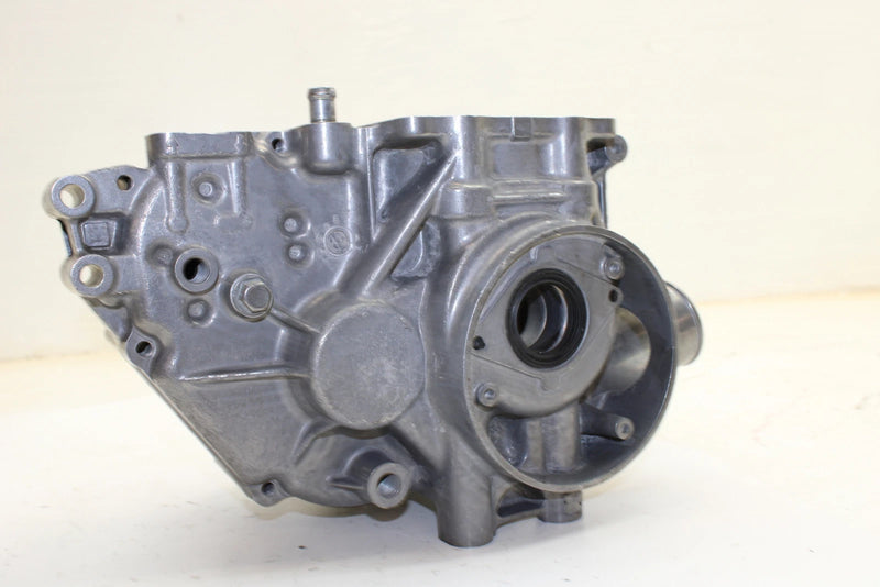 01 Polaris Sportsman 400 OEM Crankcase 3085633 AP107