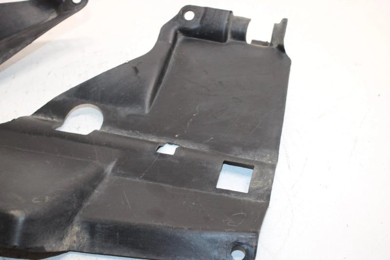 1987 Honda Fourtrax 350 A Oem Left Inner Fender 84700-HA7-670 AH39