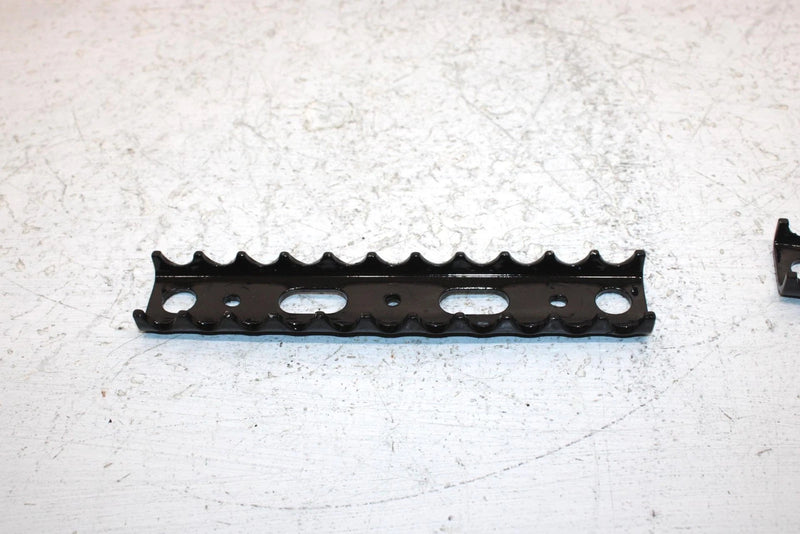 2000 Polaris Xplorer Oem Footrest Cleat Pair 5242525-067 AP177
