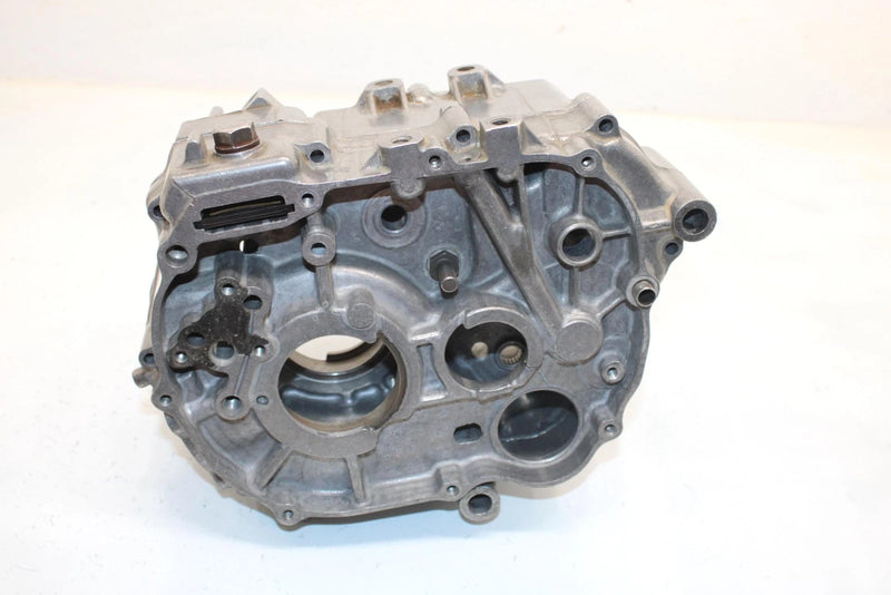 86 Honda Fourtrax  Trx125 A Oem Crankcase 11100-VM6-680 11200-VM6-000 AH7