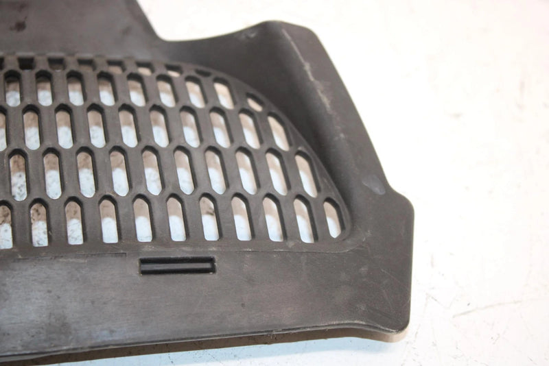 02 Ski-doo Grand Touring 500 Oem Center Grill 517302026 SS24