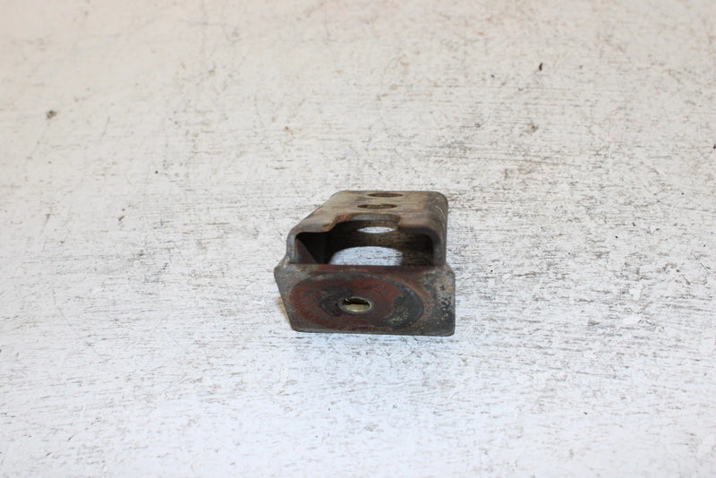 1995 Yamaha Vmax 600 Le Oem Front Lower Engine Bracket 8AB-21417-00-00 Q5482