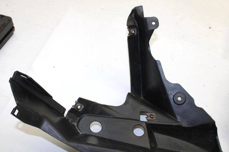 2006 Yamaha Apex Gt Oem Left Under Belly Pan 8FP-2196A-02-00 SY111