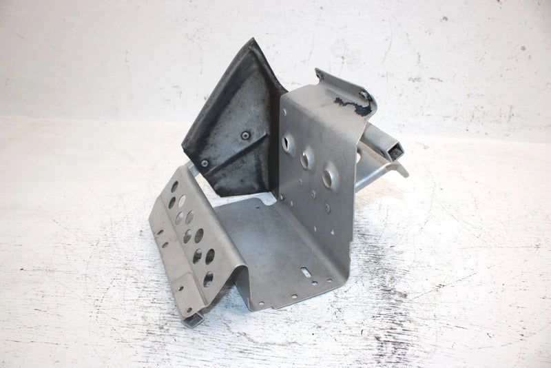 1997 Yamaha Venture Tr Oem Right Footwell 8V0-21926-01-00 SY15