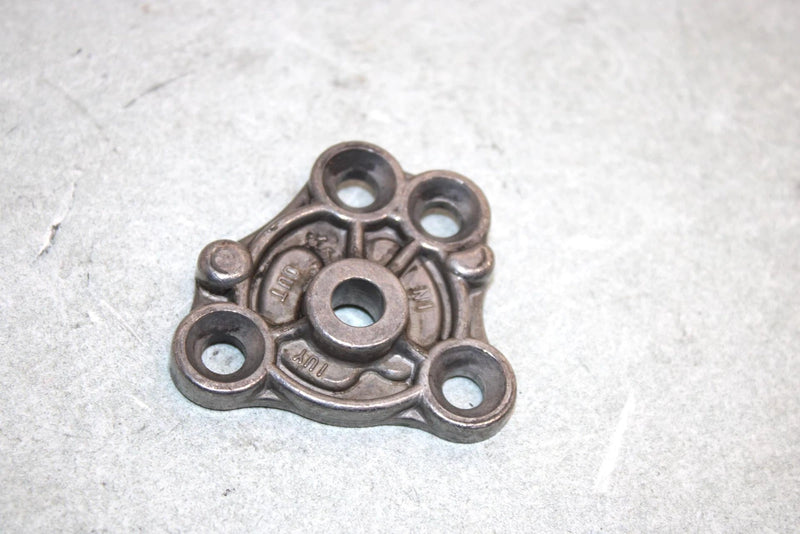 03 Yamaha  Kodiak 450 Awd Oem Oil Pump Cover 1UY-13316-00-00 AY44