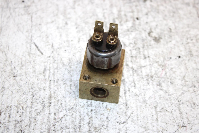 1999 Polaris Sportsman 335 Oem Brake Cross Fitting W/Switch 7052129 AP17