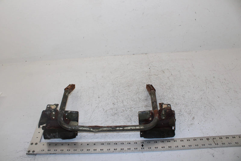 1991 Yamaha Exciter Ii 570 Liquid Oem Front Bumper Bracket 84M-77512-01-00 SY24