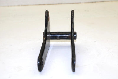 92 Yamaha Exciter Ii Oem Rear Suspension Pivot Bracket 8U7-47464-00-00 Q1609