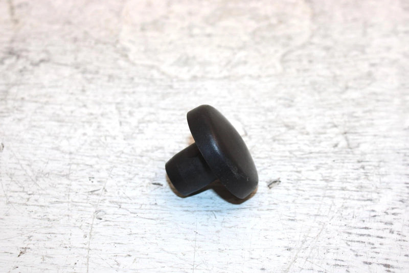 1998 Ski-doo Mach 1 700 Oem Spindle Cap Cover 572091300 SS3